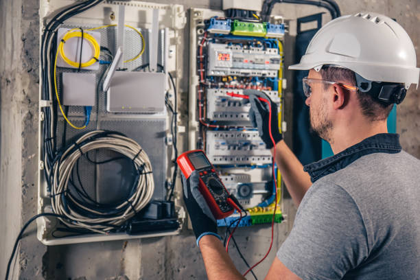 Best Licensed Electrician  in Pinewood, FL